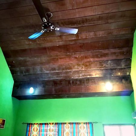 Scorpion Hill Lodge Busua Chambre photo